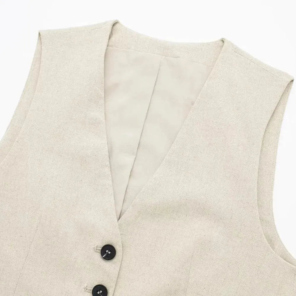 Conjunto em Alfaiataria - Colete e Shorts no Linho