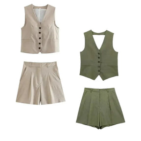 Conjunto em Alfaiataria - Colete e Shorts no Linho