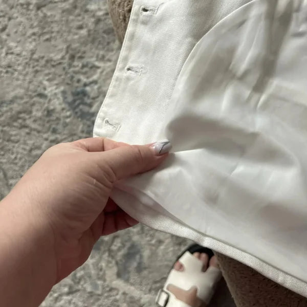 Conjunto em Alfaiataria - Colete e Shorts no Linho